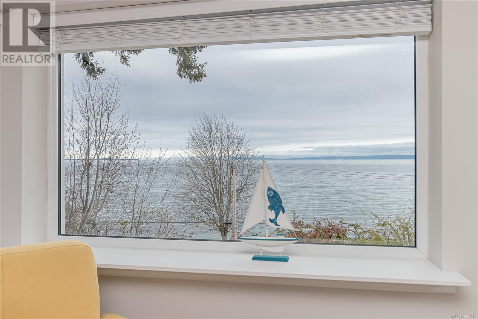 Photo 51 of 484 Bay St, Qualicum Beach BC