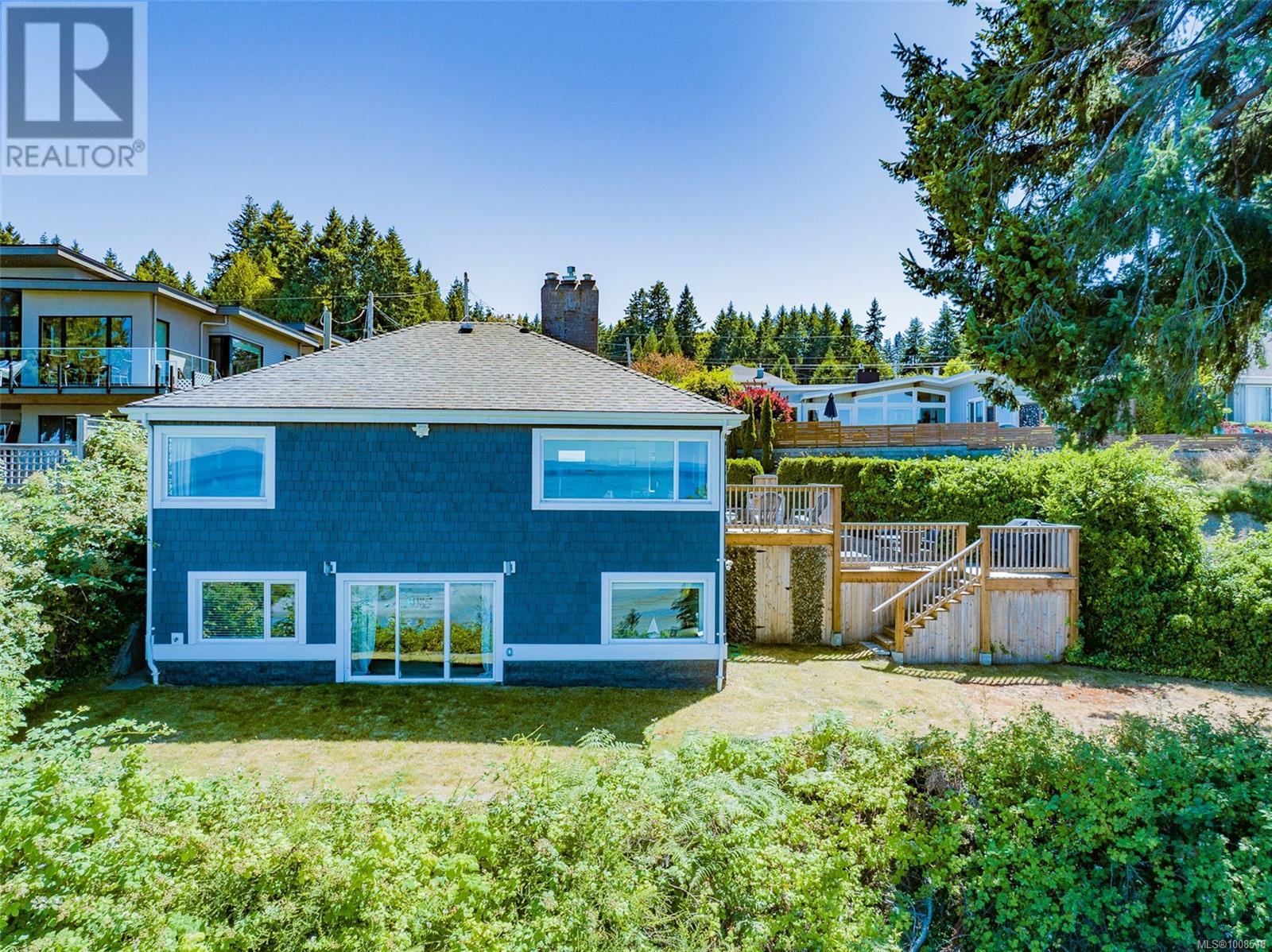 Photo 23 of 484 Bay St, Qualicum Beach BC