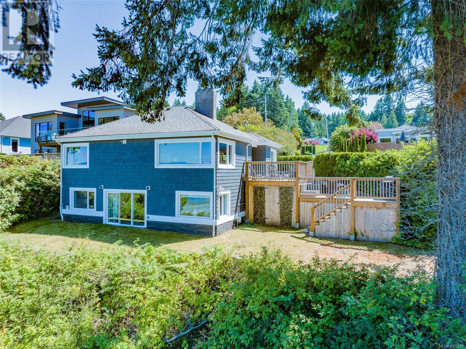 Photo 24 of 484 Bay St, Qualicum Beach BC