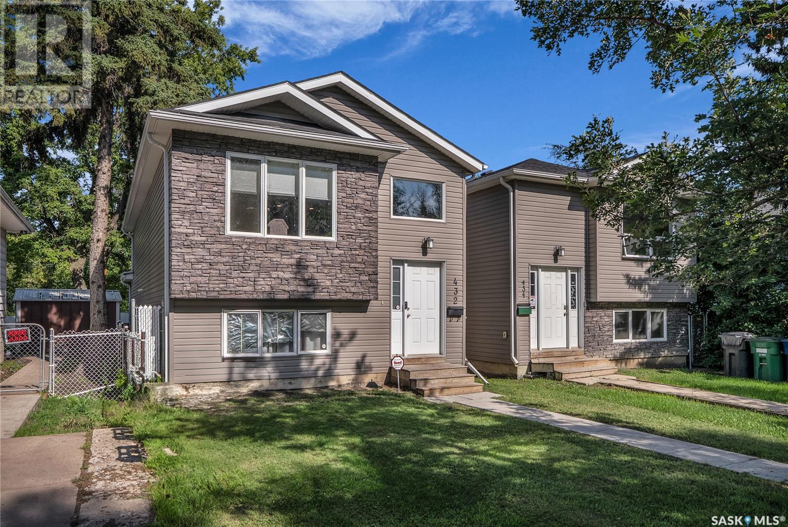 Photo 21 of 432 S Avenue S, Saskatoon SK
