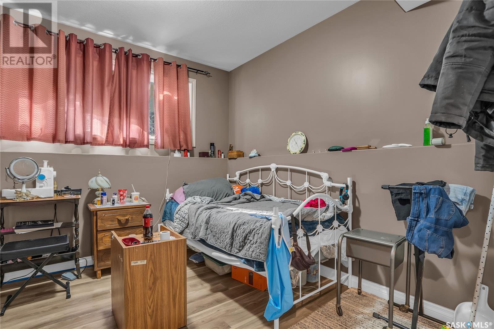 Photo 10 of 432 S Avenue S, Saskatoon SK