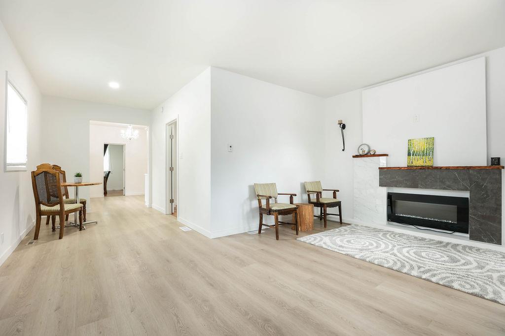 Photo 9 of 480 Flora Avenue, Winnipeg MB