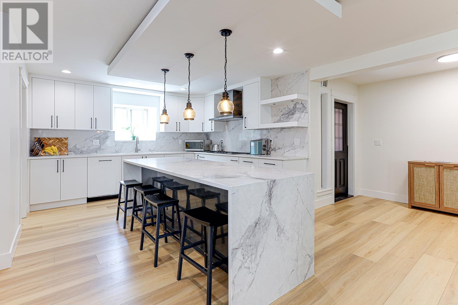 Photo 11 of 238 Phillips Street, New Westminster BC