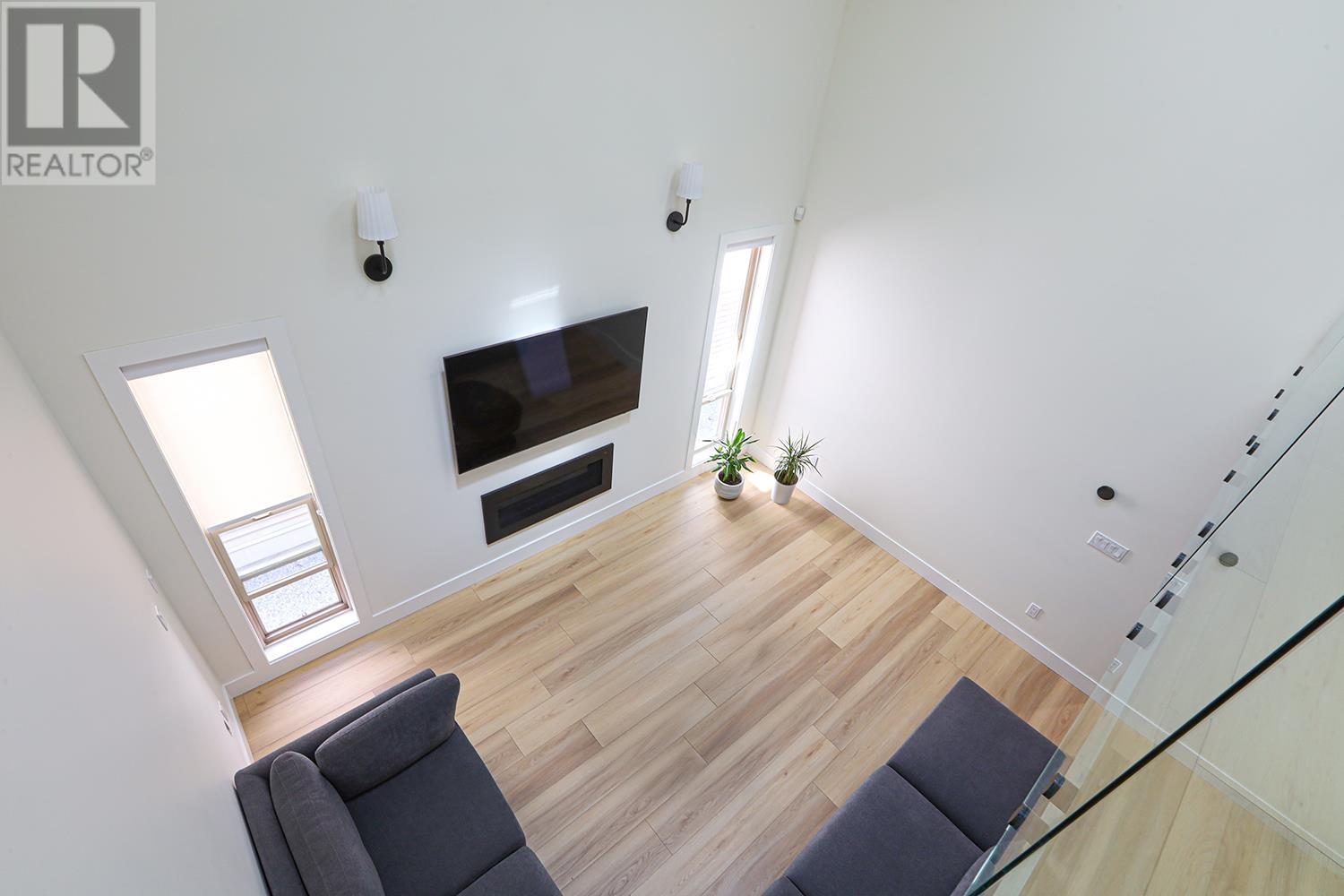 Photo 32 of 238 Phillips Street, New Westminster BC