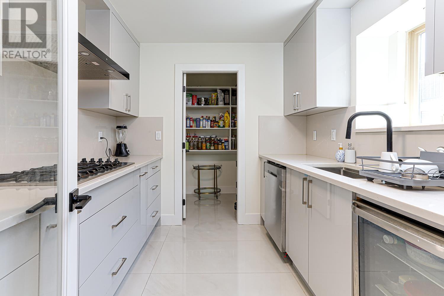 Photo 14 of 238 Phillips Street, New Westminster BC