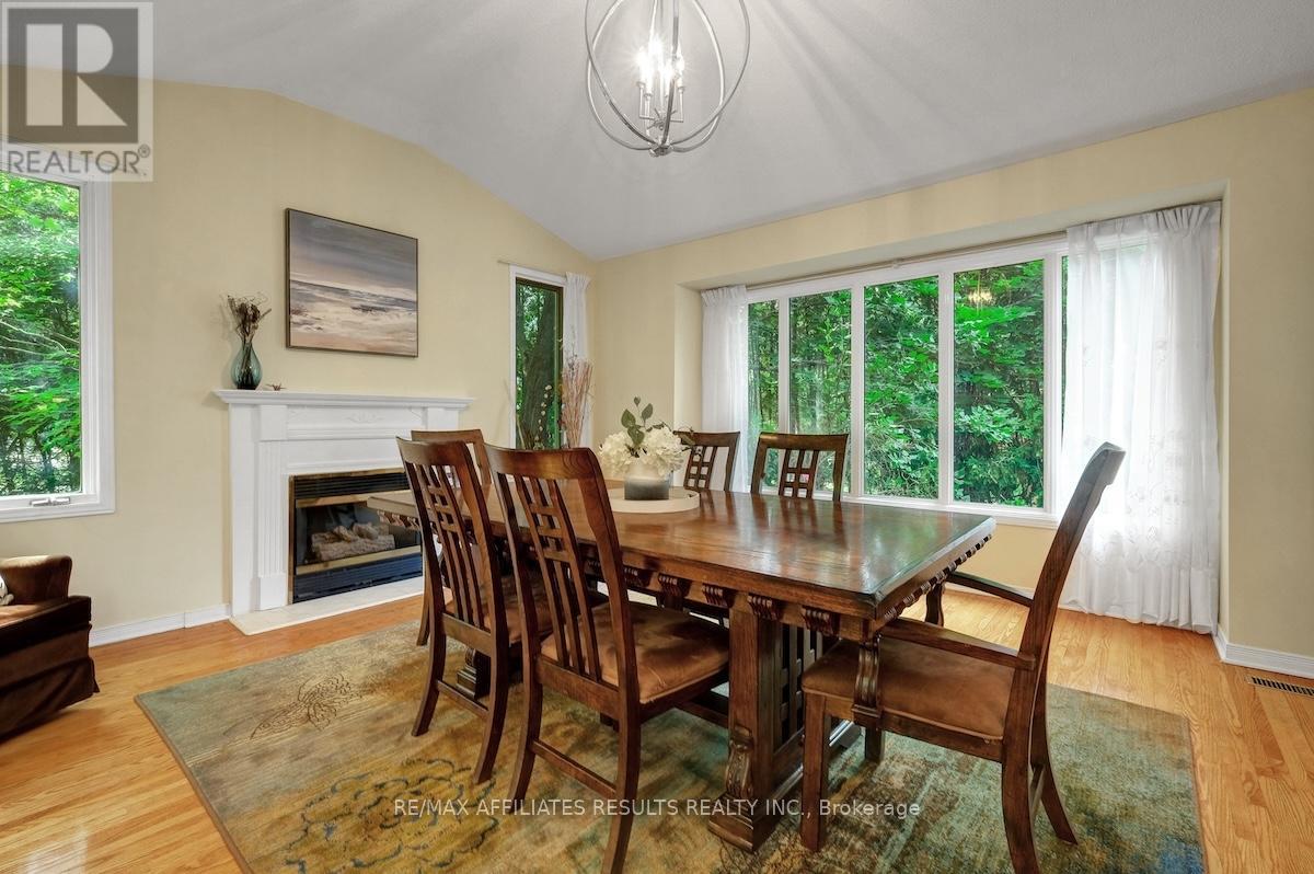 Photo 11 of 2 Wedgewood Crescent, Ottawa ON