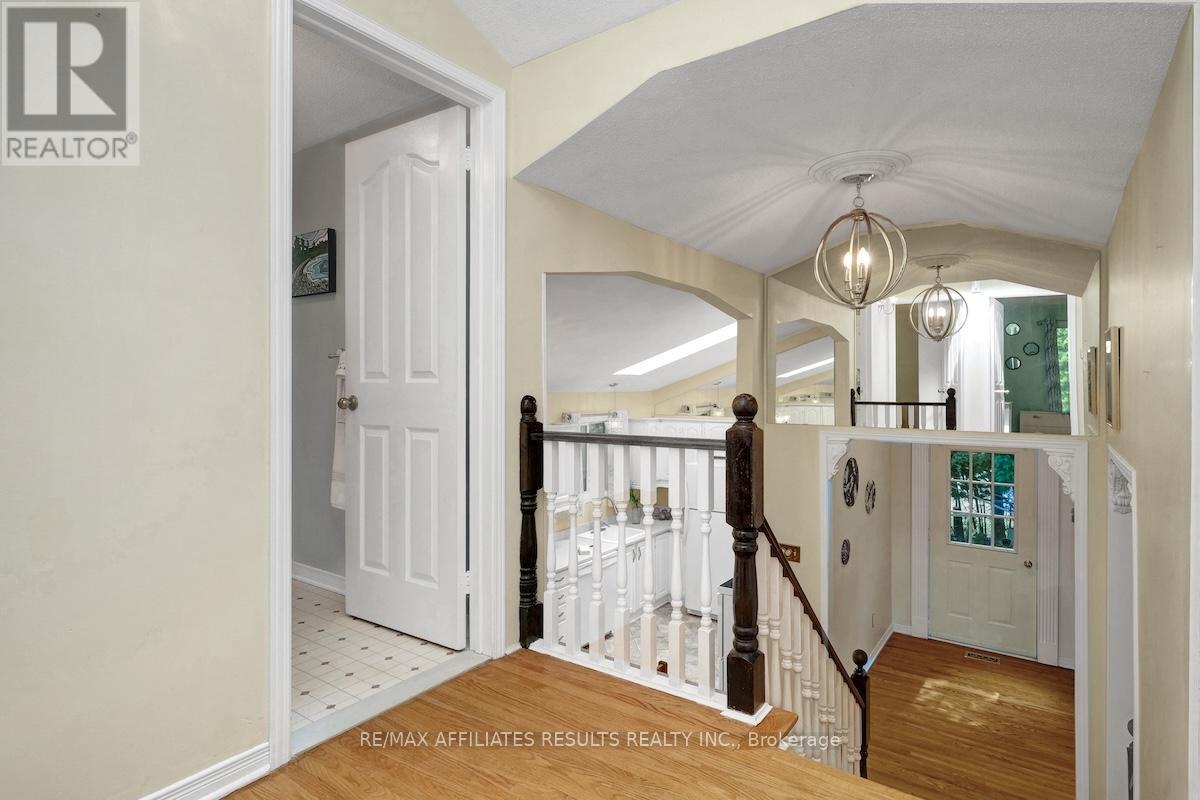 Photo 21 of 2 Wedgewood Crescent, Ottawa ON