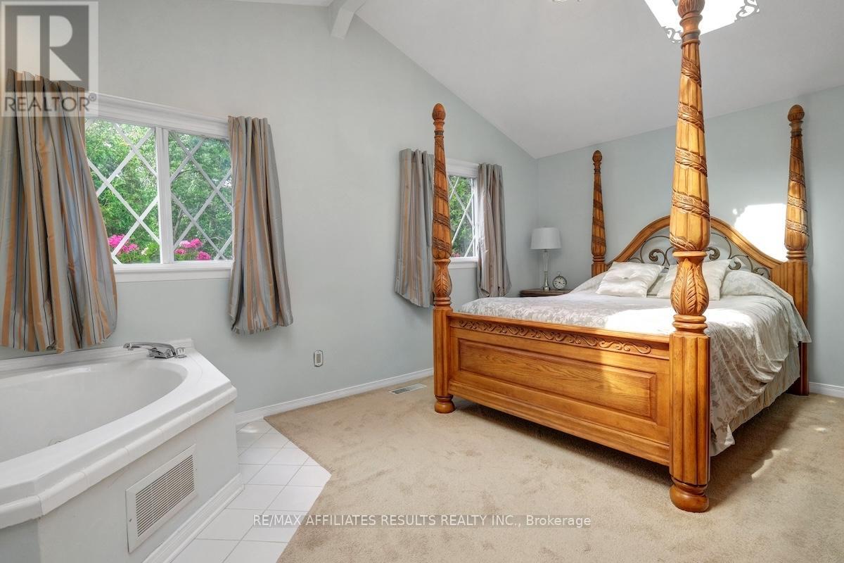 Photo 22 of 2 Wedgewood Crescent, Ottawa ON