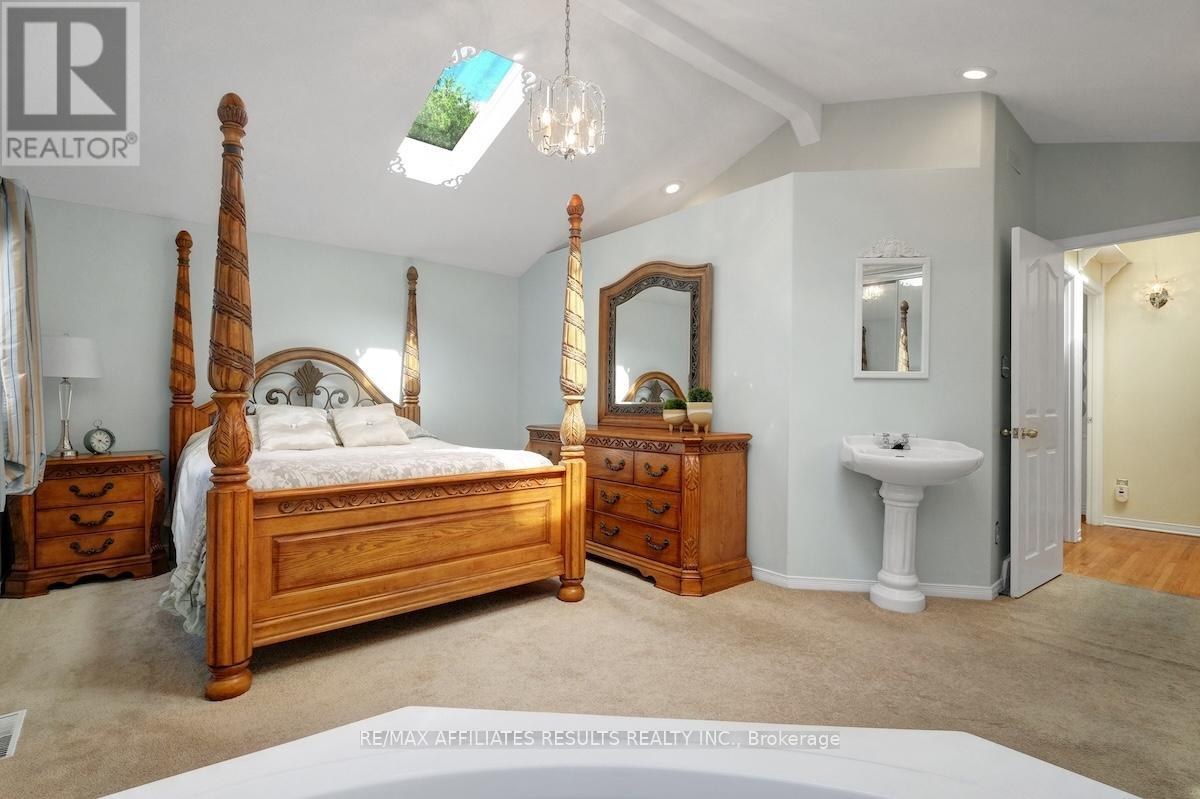Photo 25 of 2 Wedgewood Crescent, Ottawa ON