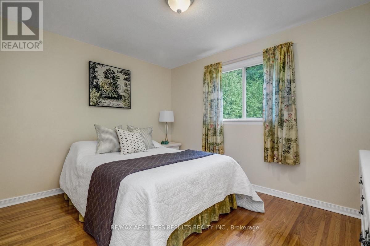 Photo 26 of 2 Wedgewood Crescent, Ottawa ON