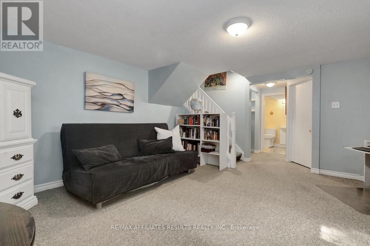 Photo 31 of 2 Wedgewood Crescent, Ottawa ON
