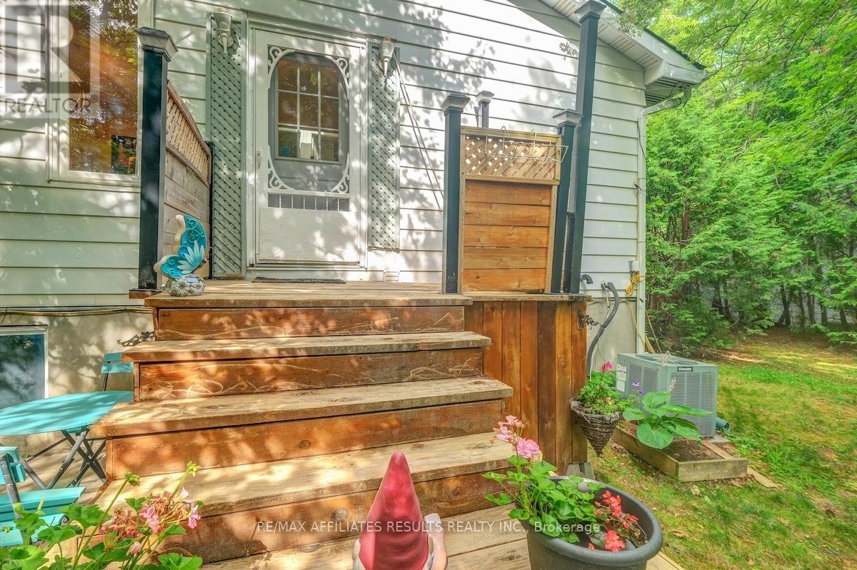 Photo 34 of 2 Wedgewood Crescent, Ottawa ON