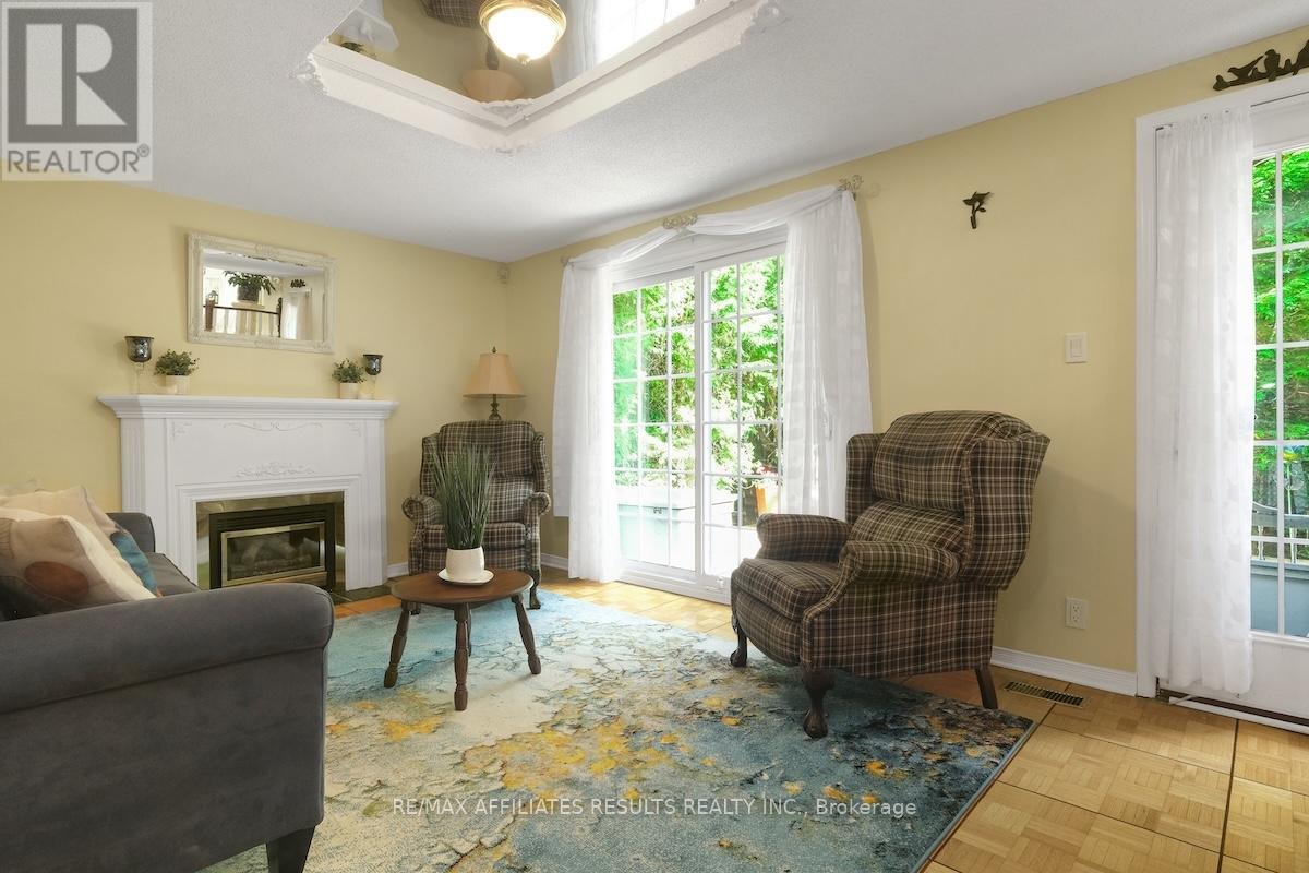 Photo 6 of 2 Wedgewood Crescent, Ottawa ON