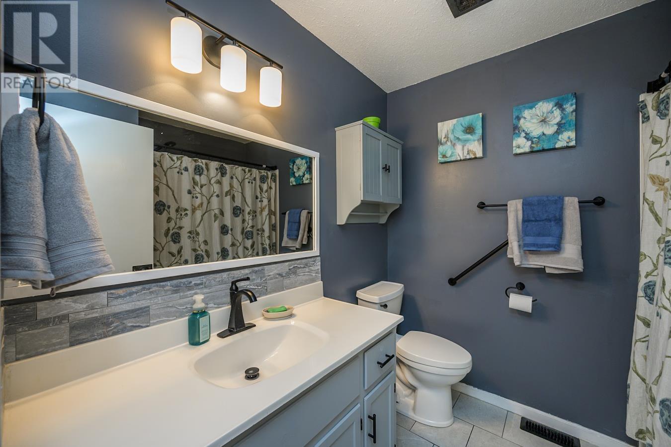 Photo 2 of 7788 Newton Crescent, Prince George BC