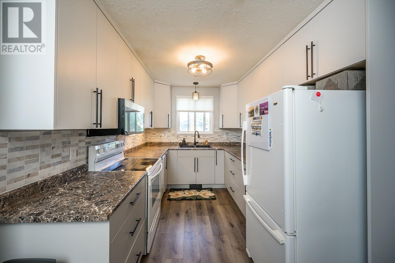 Photo 6 of 7788 Newton Crescent, Prince George BC
