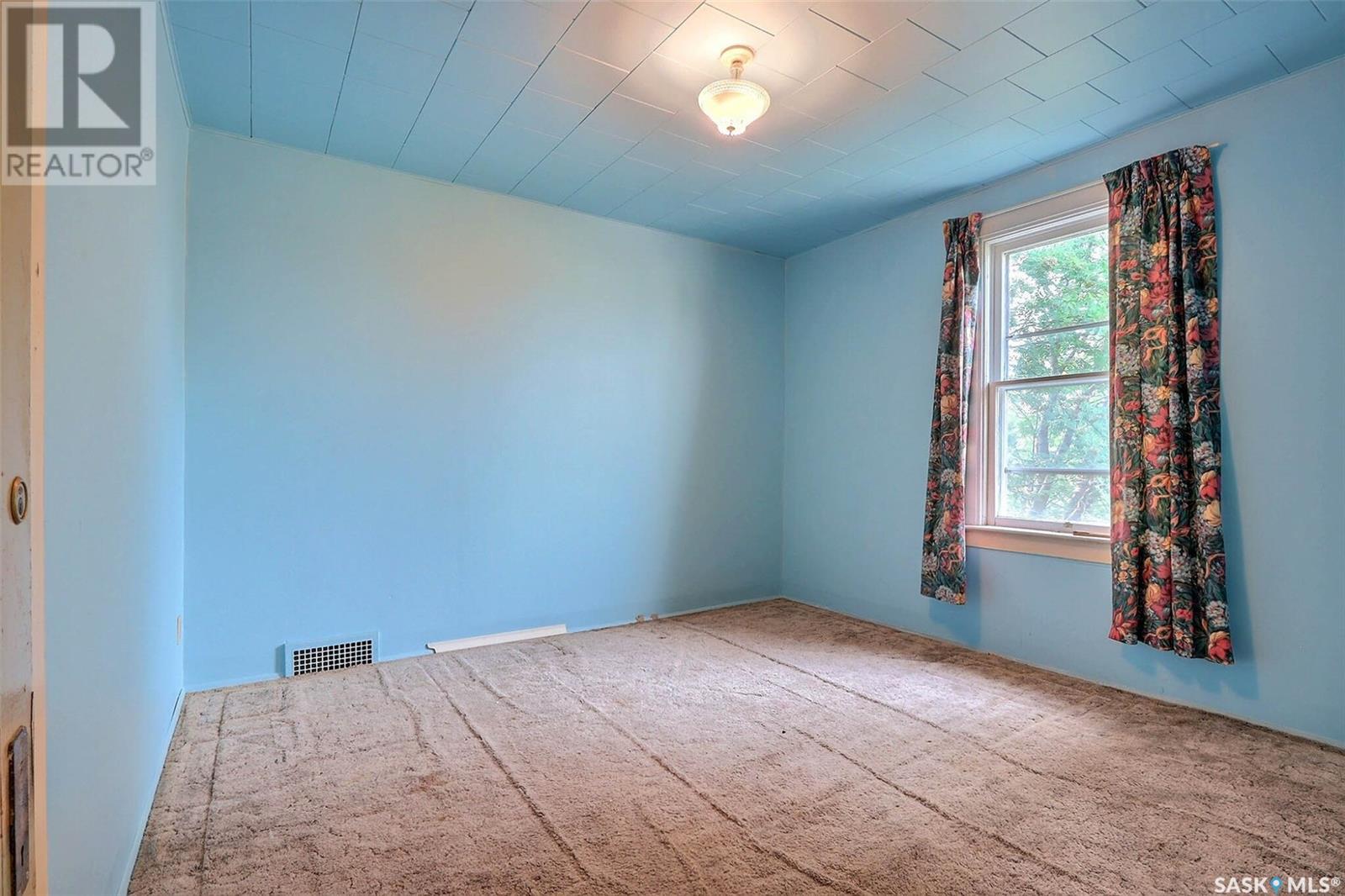 Photo 11 of 313 11 Th Street E, Prince Albert SK