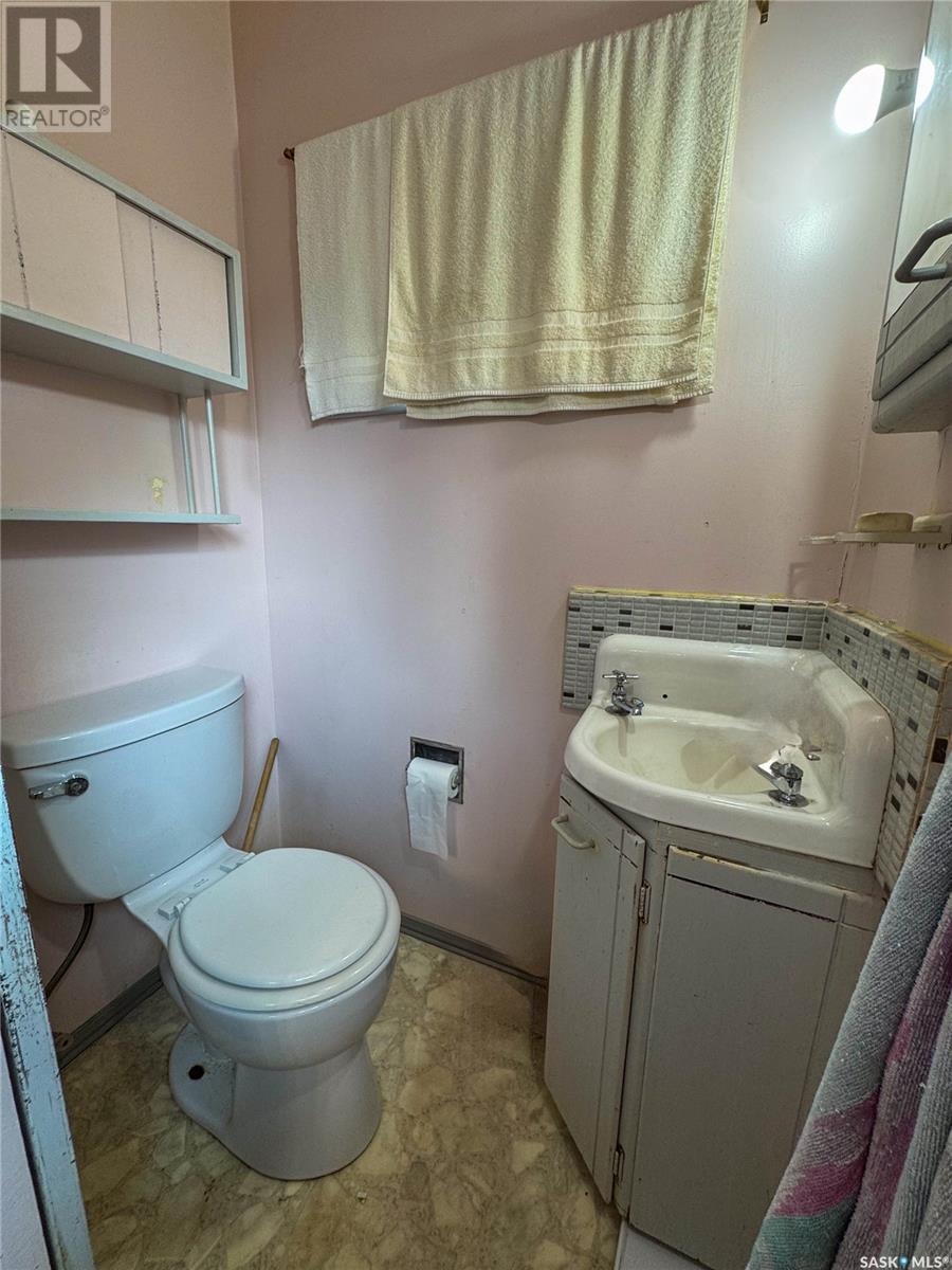 Photo 17 of 313 11 Th Street E, Prince Albert SK