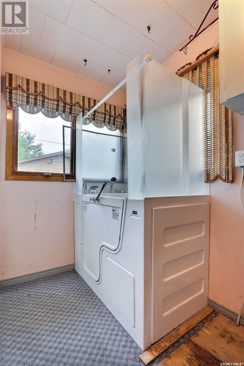Photo 8 of 313 11 Th Street E, Prince Albert SK