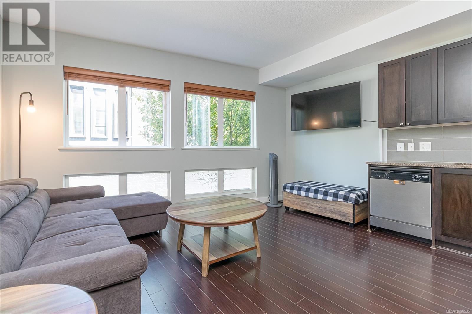 Photo 34 of 206 99 Chapel St, Nanaimo BC