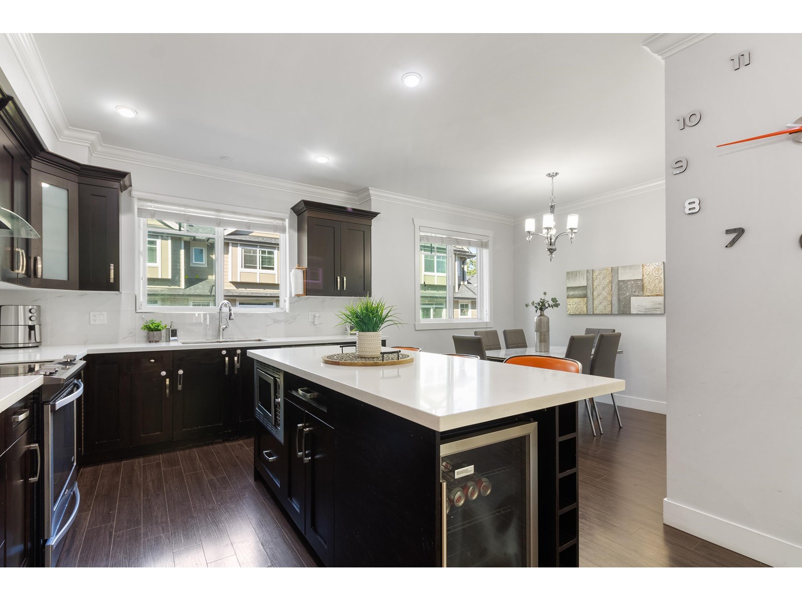 Photo 11 of 10 14285 64 Avenue, Surrey BC