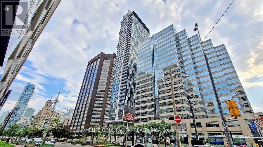 Photo 16 of 1001 426 University Avenue, Toronto ON