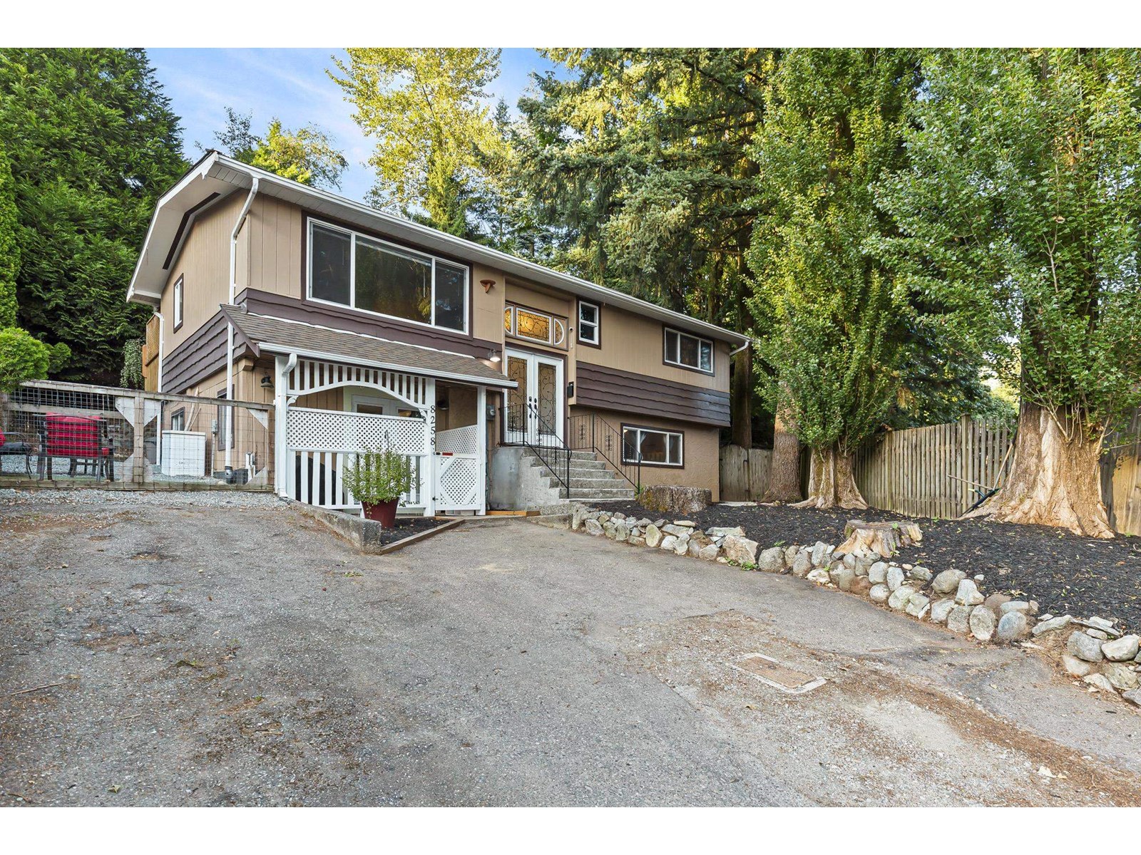 Photo 2 of 8258 Viola Place, Mission BC