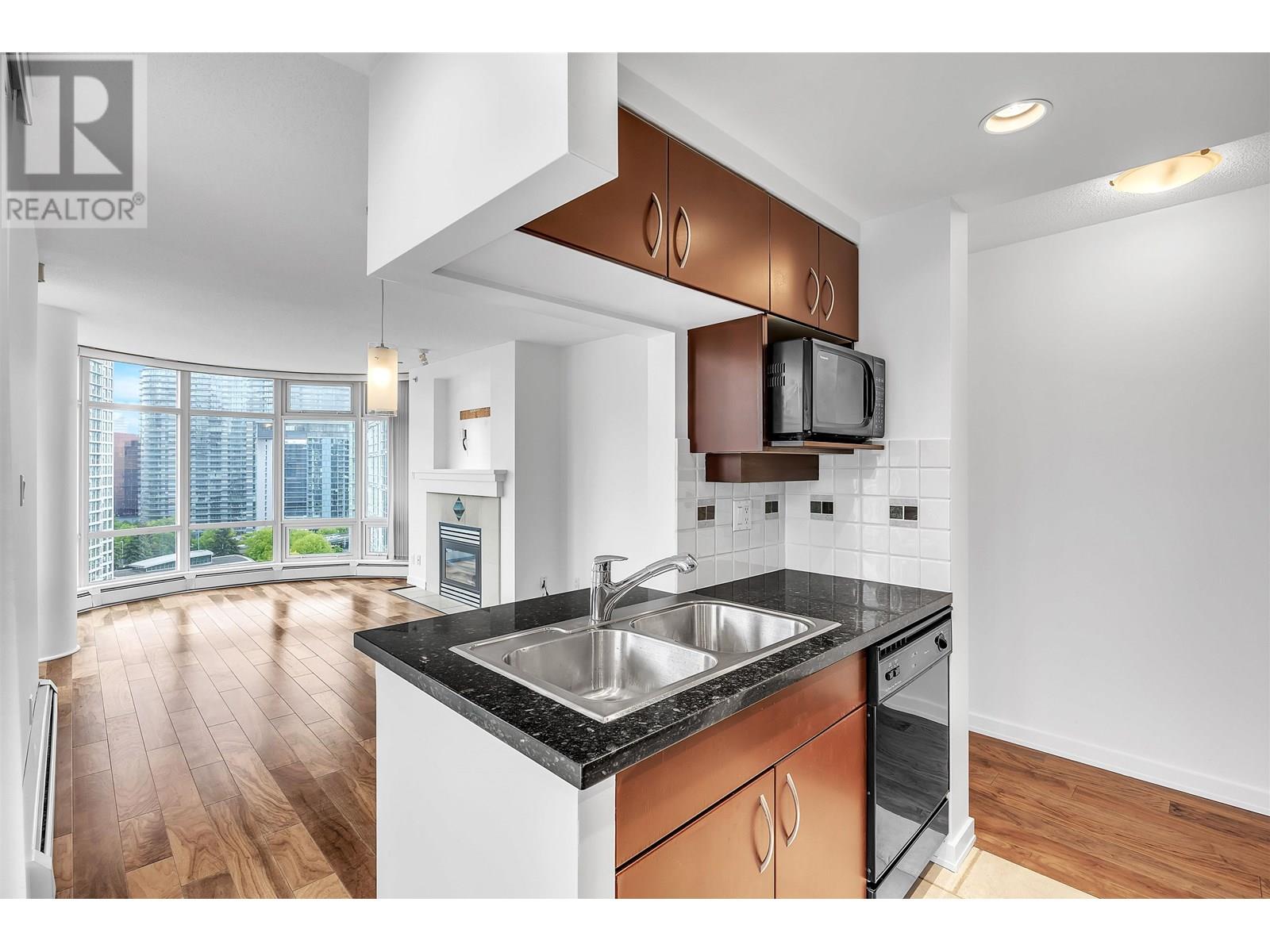 Photo 5 of 1702 198 Aquarius Mews, Vancouver BC