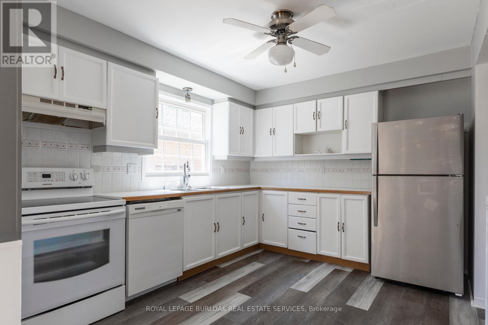 Photo 4 of 128 Brian Boulevard, Hamilton ON