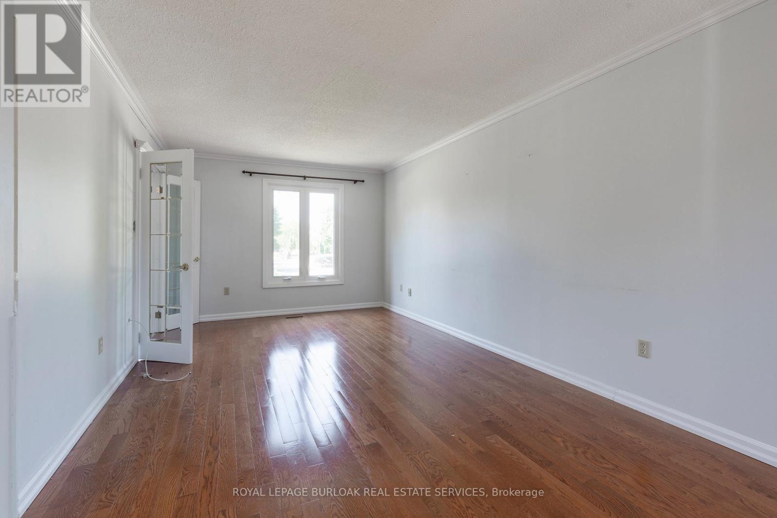 Photo 8 of 128 Brian Boulevard, Hamilton ON
