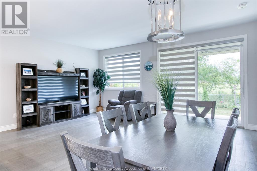 Photo 5 of 239 Livingstone Crescent, Amherstburg ON