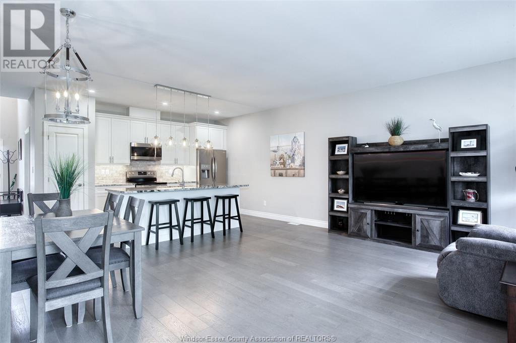 Photo 6 of 239 Livingstone Crescent, Amherstburg ON