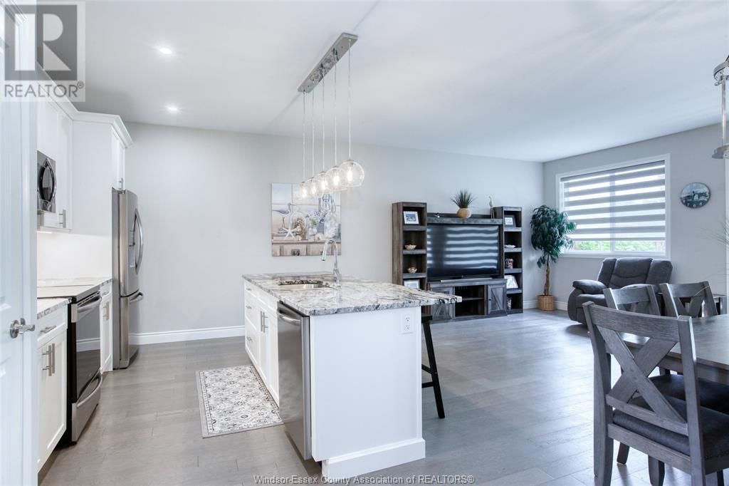 Photo 4 of 239 Livingstone Crescent, Amherstburg ON