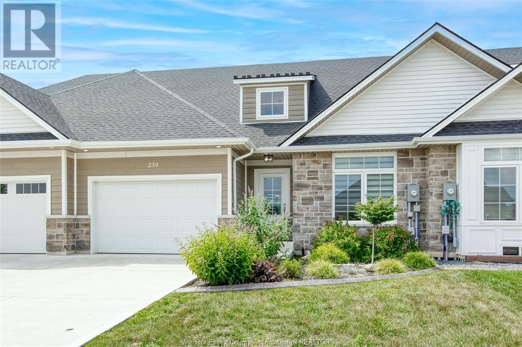 Photo 2 of 239 Livingstone Crescent, Amherstburg ON