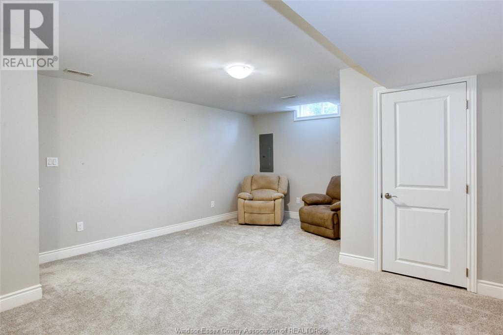 Photo 30 of 239 Livingstone Crescent, Amherstburg ON