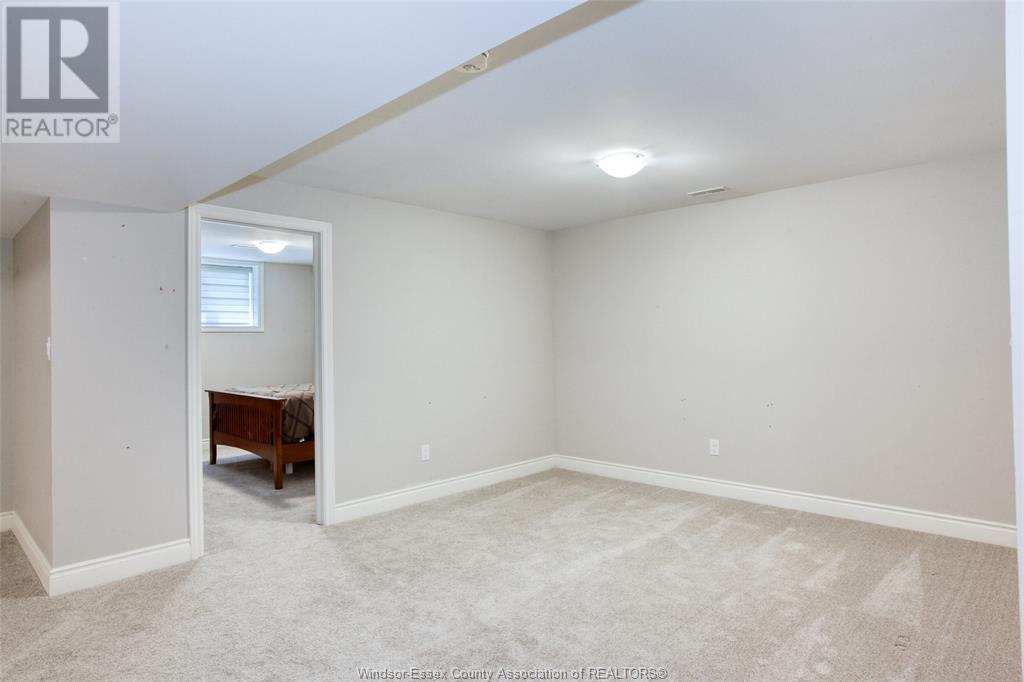 Photo 31 of 239 Livingstone Crescent, Amherstburg ON