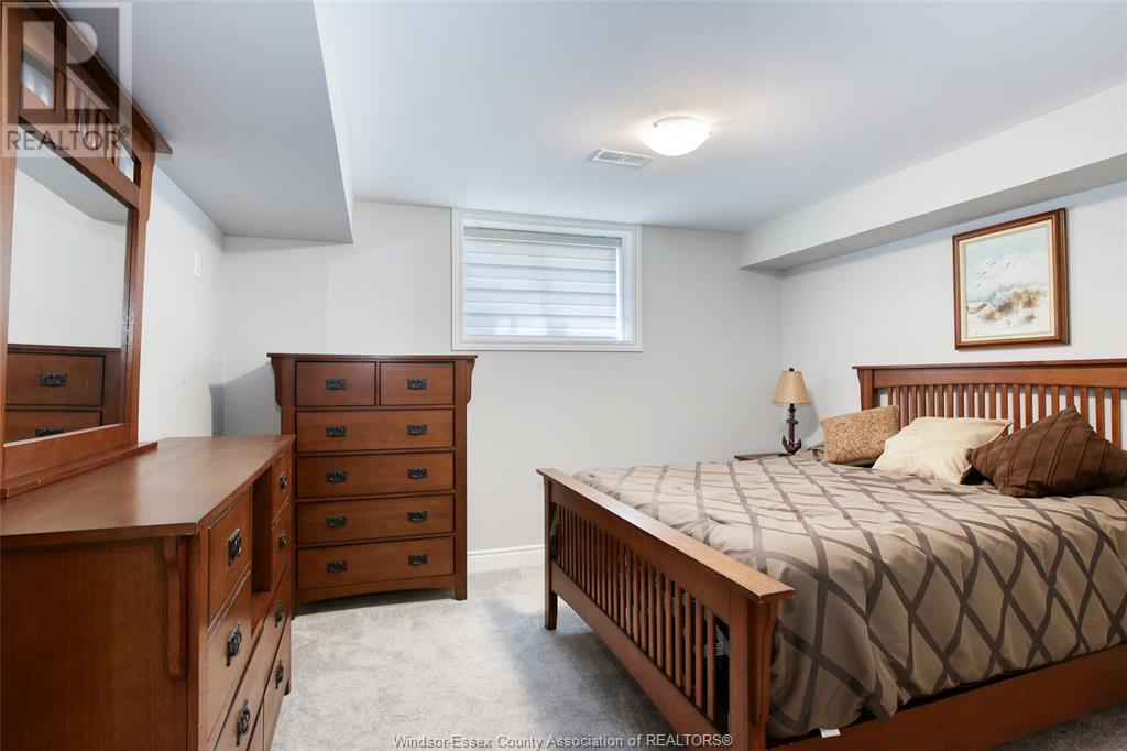 Photo 34 of 239 Livingstone Crescent, Amherstburg ON