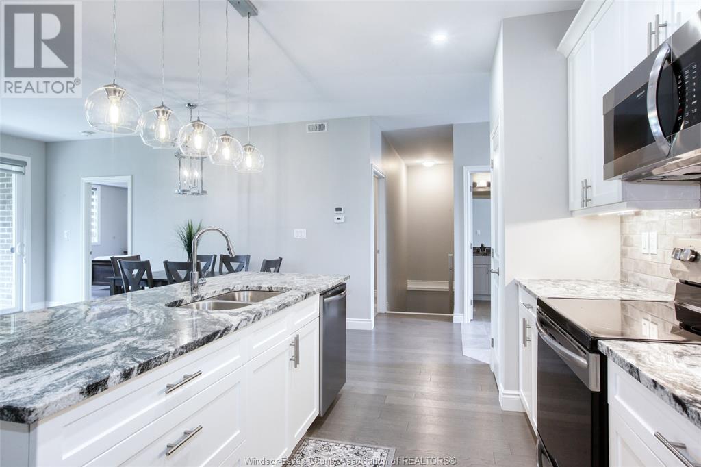 Photo 11 of 239 Livingstone Crescent, Amherstburg ON