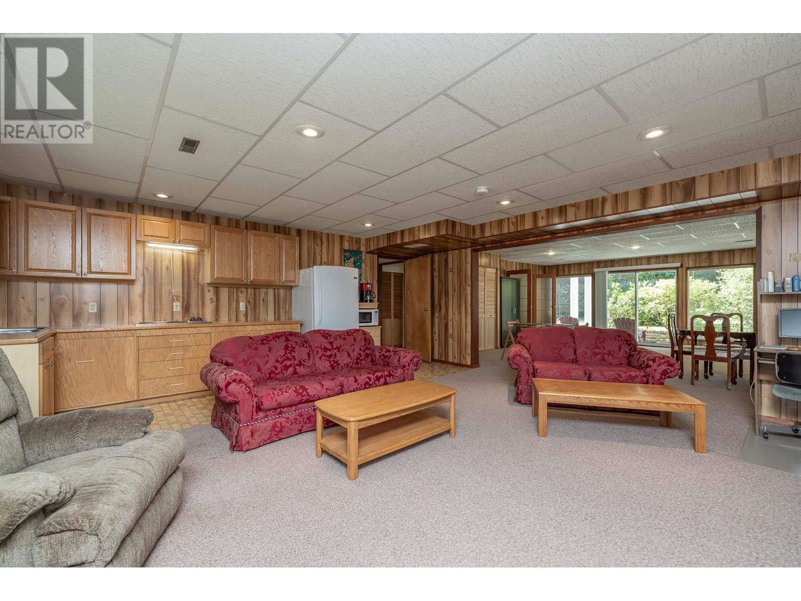 Photo 11 of 26307 Grant Avenue, Maple Ridge BC