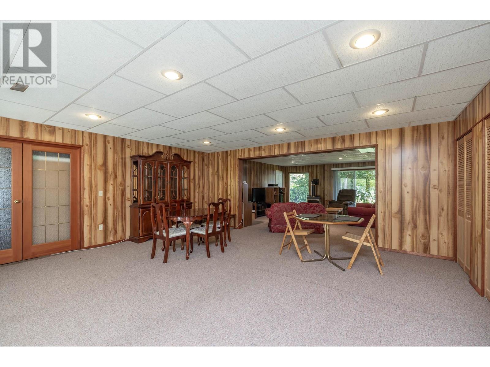Photo 7 of 26307 Grant Avenue, Maple Ridge BC