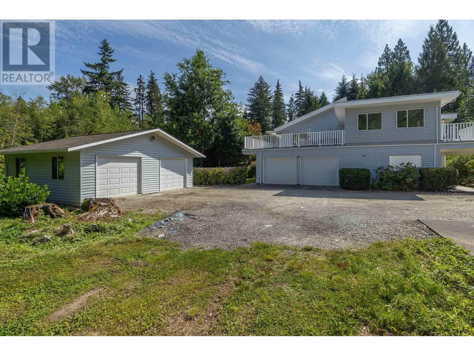 Photo 12 of 26307 Grant Avenue, Maple Ridge BC