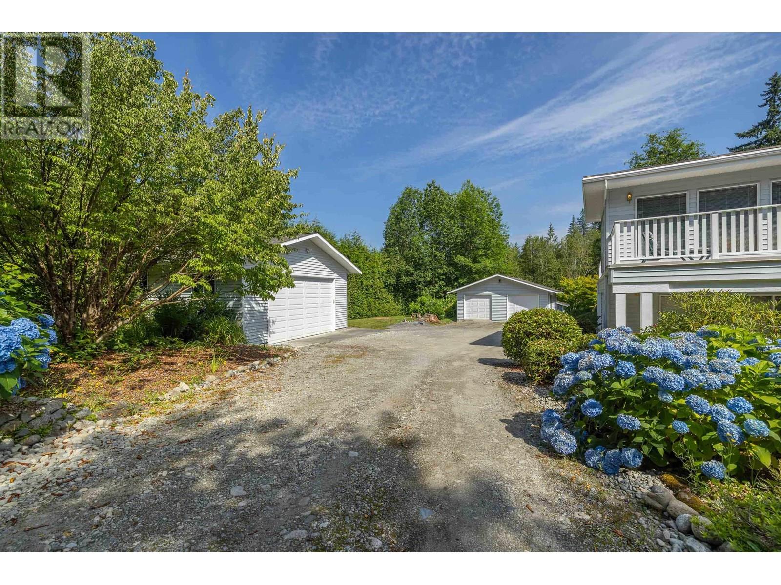 Photo 17 of 26307 Grant Avenue, Maple Ridge BC