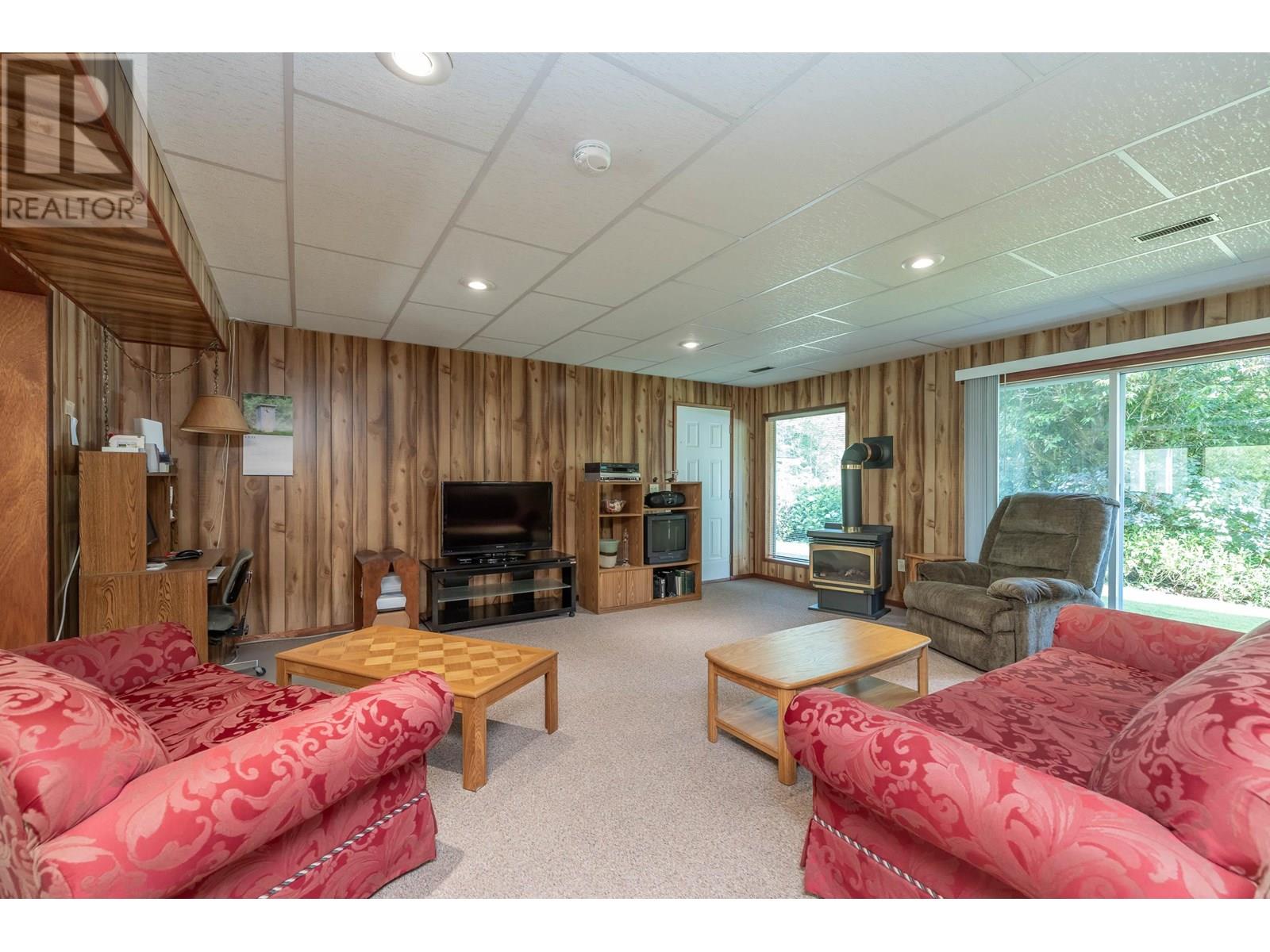 Photo 21 of 26307 Grant Avenue, Maple Ridge BC