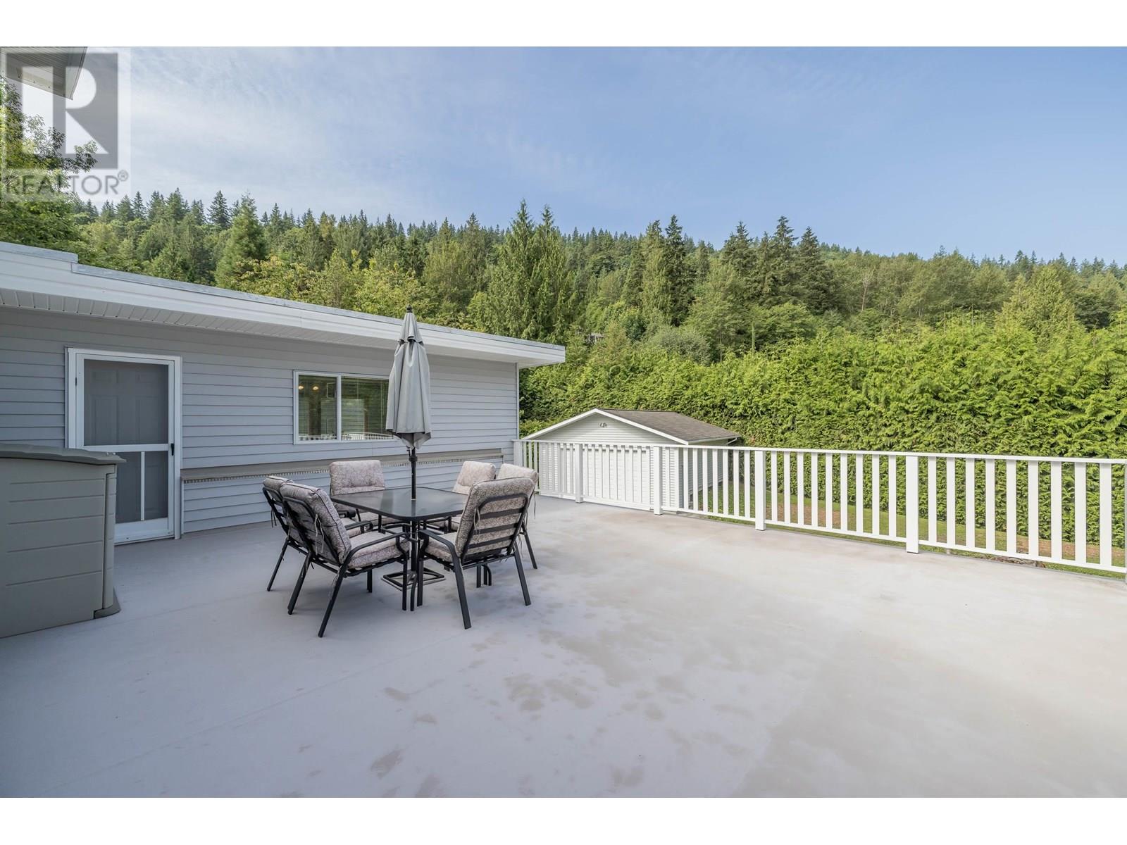 Photo 3 of 26307 Grant Avenue, Maple Ridge BC