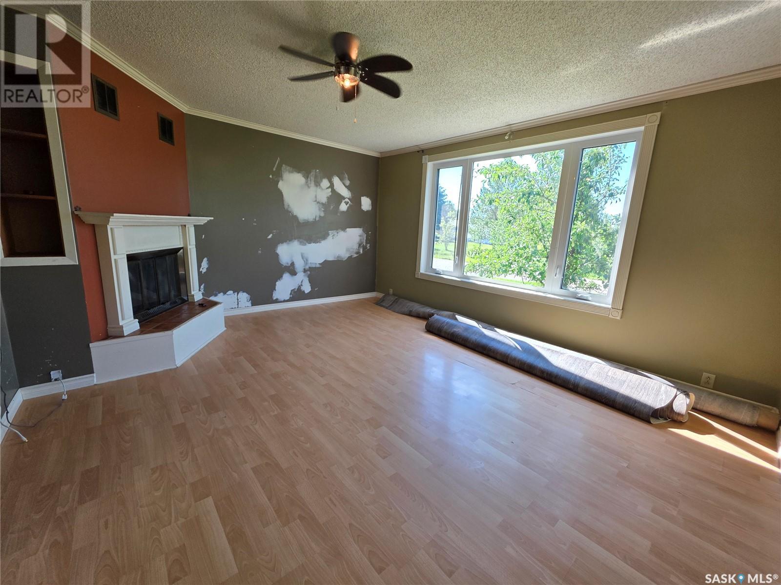 Photo 9 of 214 Flora Avenue, Swift Current Rm No 137 SK