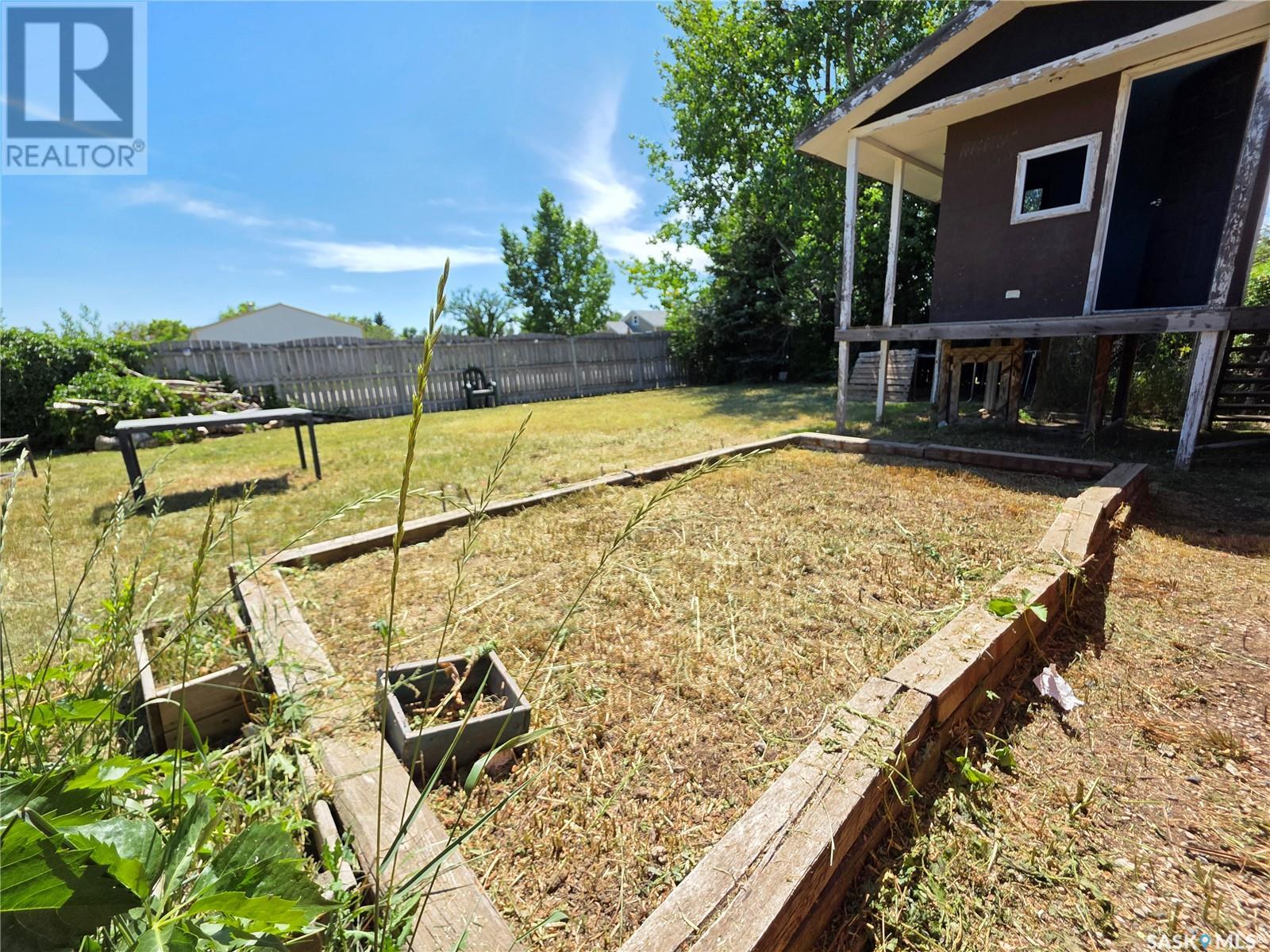 Photo 12 of 214 Flora Avenue, Swift Current Rm No 137 SK