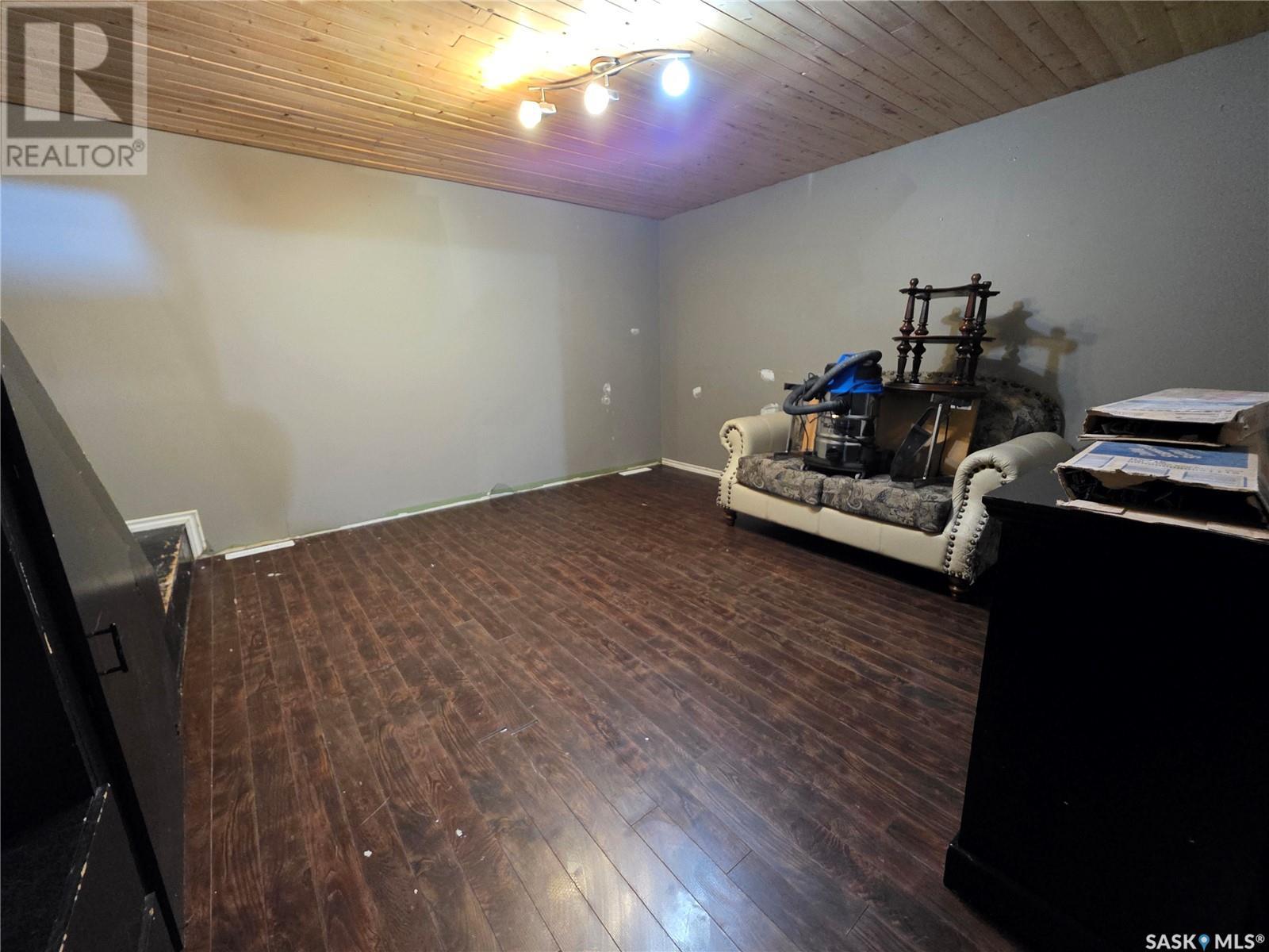 Photo 11 of 214 Flora Avenue, Swift Current Rm No 137 SK