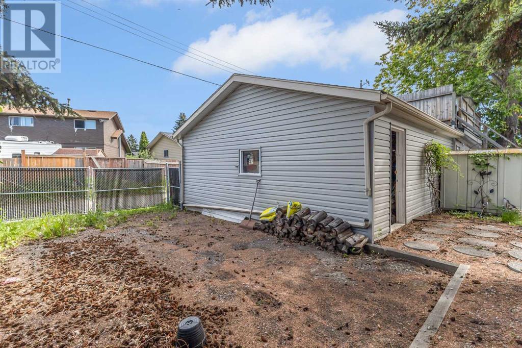 Single Family House Bi-level for Sale in  Doverview Road SE Dover Calgary 
