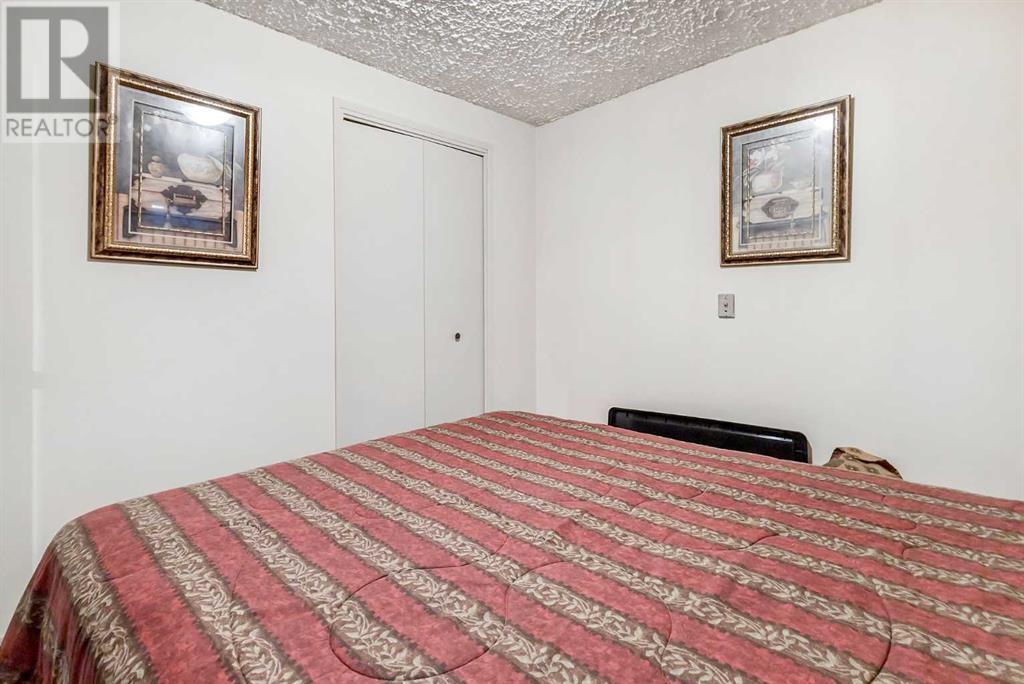 Single Family House Bi-level for Sale in  Doverview Road SE Dover Calgary 