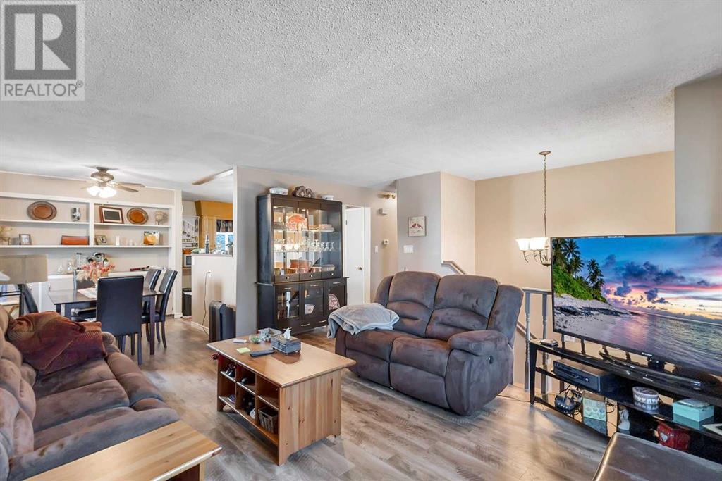 Single Family House Bi-level for Sale in  Doverview Road SE Dover Calgary 