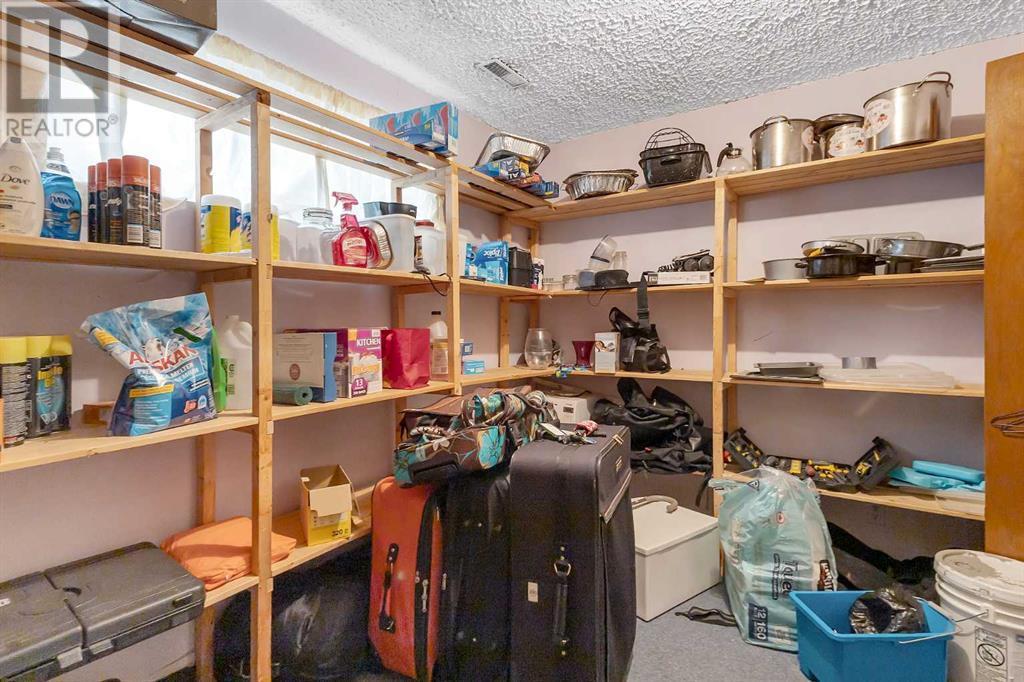 Single Family House Bi-level for Sale in  Doverview Road SE Dover Calgary 